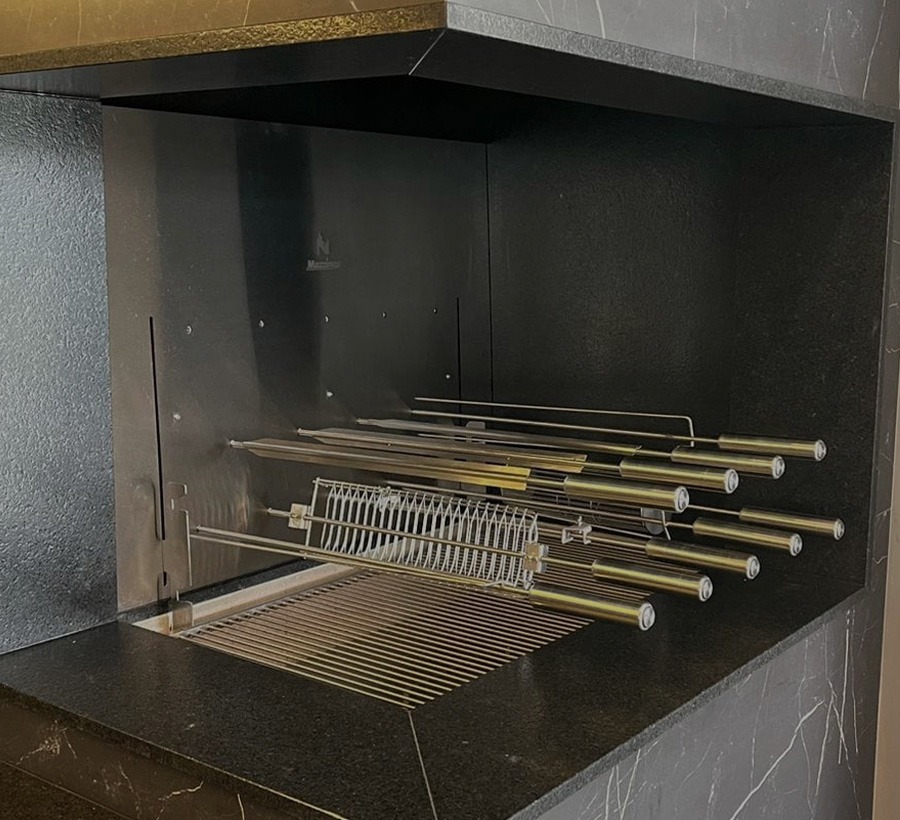 Churrasqueira em Aço Inox Mazzinox em nicho gourmet